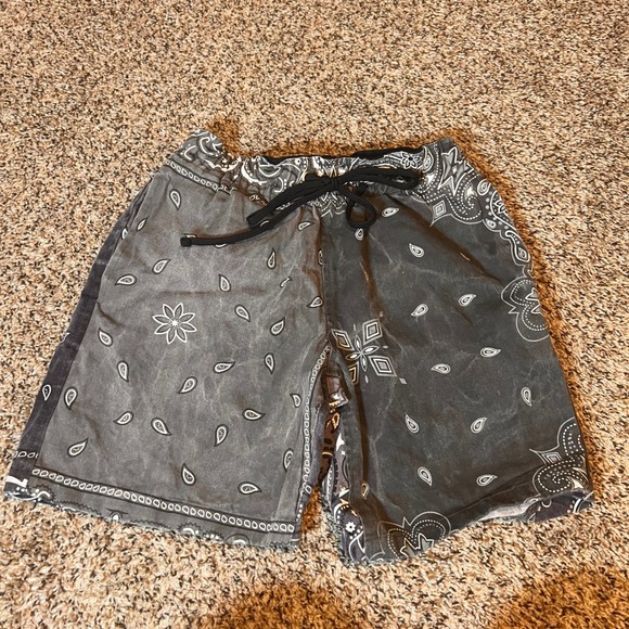 MNML Bandana Shorts Drawstring Casual Streetwear Fashion Shorts Size S‎ - Picture 1 of 6